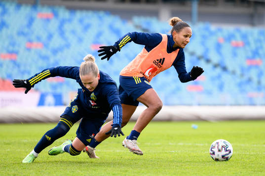 Filippa Curmark and Madelen Janogy of the Swedish women's
