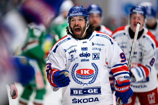 Oskarshamns Cameron Brace jublar
