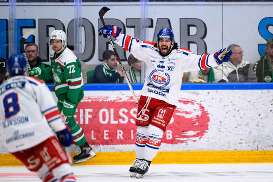 Oskarshamns Cameron Brace jublar