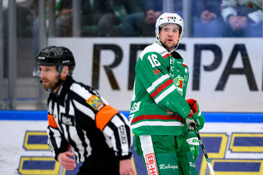 Rögles Lucas Ekeståhl-Jonsson reagerar