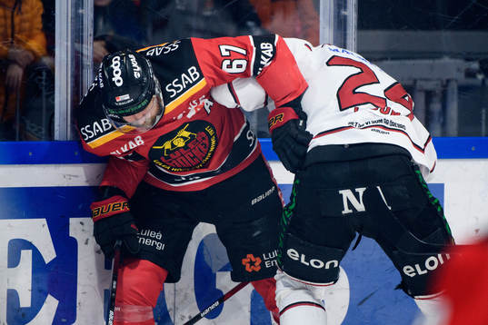 Luleås Linus Omark och Örebros Jani Lajunen