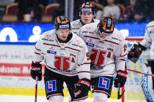 Örebros Gustav Backström och Jani Lajunen deppar