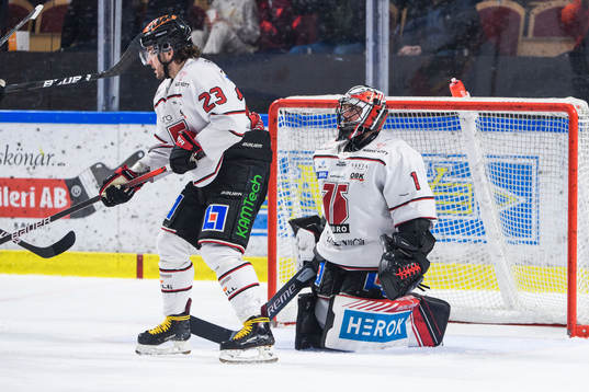 Örebros målvakt Jhonas Enroth deppar