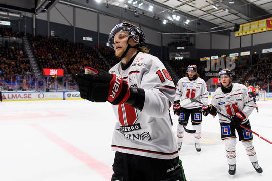 Örebros Rodrigo Abols jublar