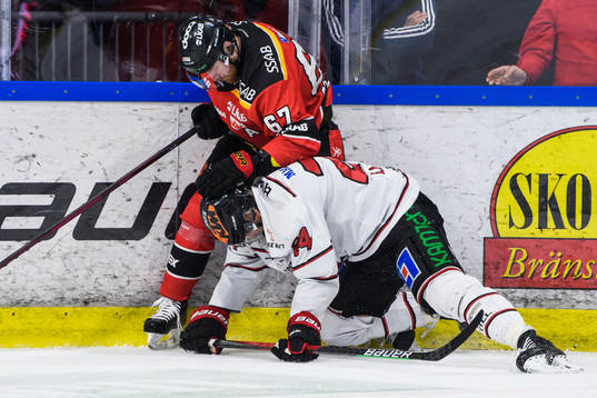 Luleås Linus Omark och Örebros Jani Lajunen