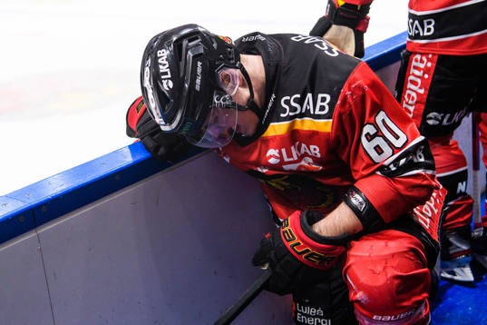 Luleås Julius Honka har ont