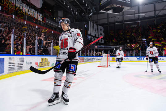 Örebros Robert Leino deppar