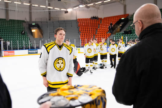 Brynäs Theo Lindstein deppar