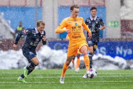 Örgrytes Hampus Dahlqvist och AFC Eskilstunas Anton Ekeroth