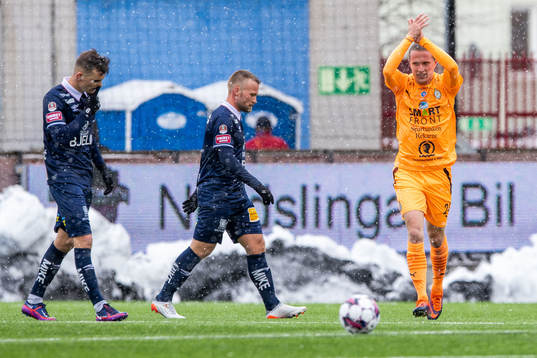 AFC Eskilstunas Viktor Götesson jublar