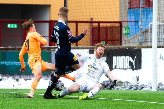AFC Eskilstunas Anton Ekeroth och målvakt Nick Wolters