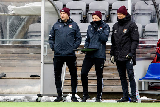 Örgrytes Tränare Dane Ivarsson och assisterande tränare