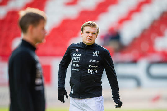 Didrik Bjørnstad Fredriksen of Åsane warms up