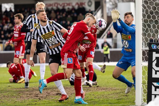 Skövdes Jack Cooper Love och Landskronas Erik Pärsson och