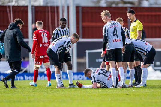 Landskronas Erik Pärsson har ont