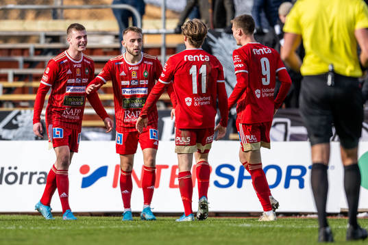 Skövdes Jack Cooper Love jublar