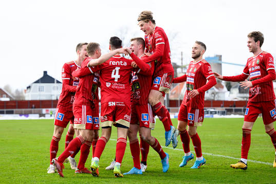 Bläddra bland fler bilder av Fotboll, Superettan, Skövde AIK - Landskrona