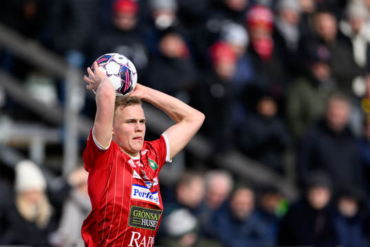 Skövdes Gustav Friberg med ett inkast
