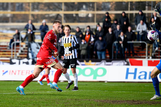 Skövdes Jack Cooper Love gör 2-0