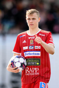 Skövdes Gustav Friberg gör tummen upp