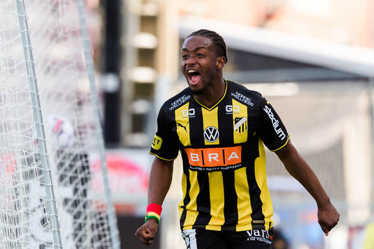 Häckens Ibrahim Sadiq jublar
