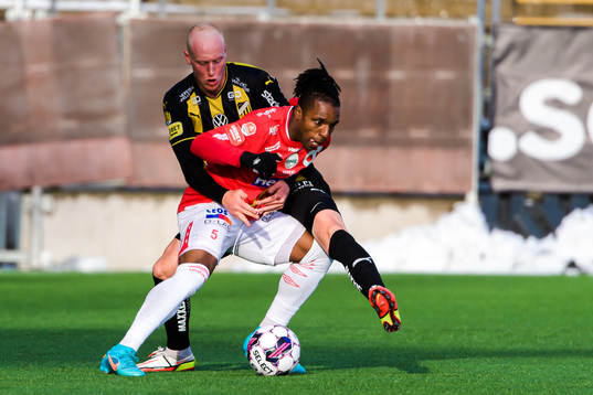 Häckens Valgeir Fridriksson och Degerfors Joseph-Claude