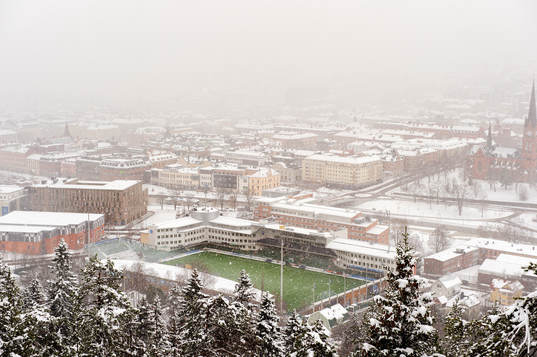 NP3 arena i snöfall innan fotbollsmatchen i Allsvenskan