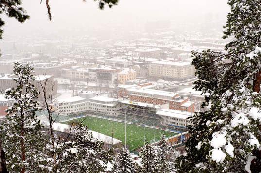 NP3 arena i snöfall innan fotbollsmatchen i Allsvenskan