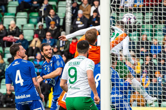 Hammarbys Edvin Kurtulus nickar in 1-2