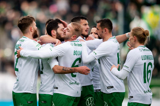 Hammarbys Simon Sandberg, Nahir Besara och Astrit Selmani,