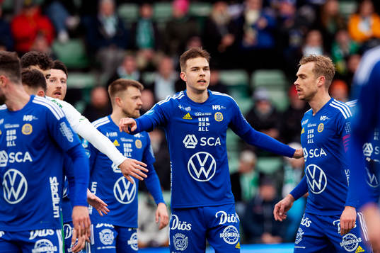 Sundsvalls Anton Eriksson dirigerar i försvaret