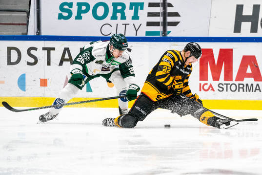 Färjestads Joel Nyström och Skellefteås Jonathan Johnson