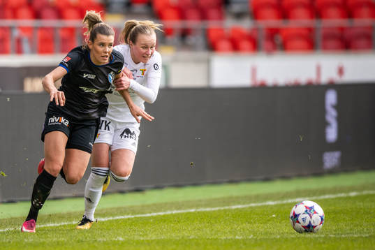 Växjös Mimmi Strömgren och Team TGs Elin Abrahamsson