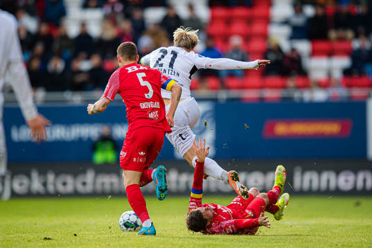 Håkon Holmefjord Lorentzen of Åsane and Frederik Lindbøg