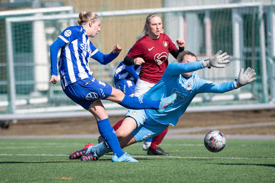 IFK Göteborgs Filippa Hopkins  skjuter