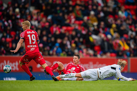 Mathias Knutsen Rasmussen of Brann and Håkon Holmefjord