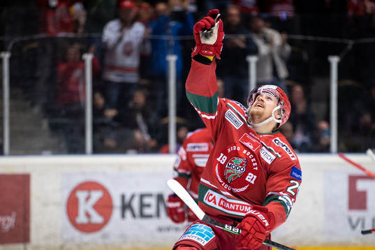 Modos Mikkel Aagaard jublar