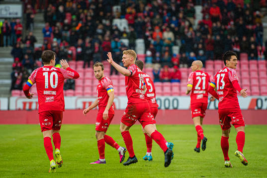 Sivert Heltne Nilsen of Brann celebrates