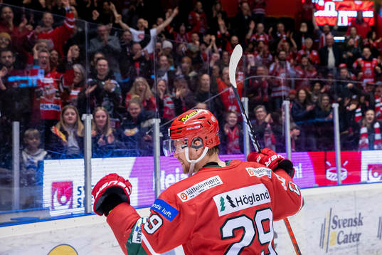 Modos Mikkel Aagaard jublar