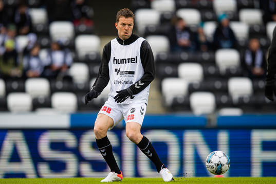 Espen Ruud of Odd warms up