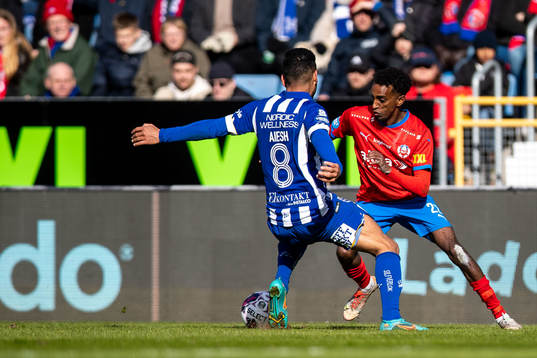 IFK Göteborgs Hosam Aiesh och Helsingborgs Taha Ali