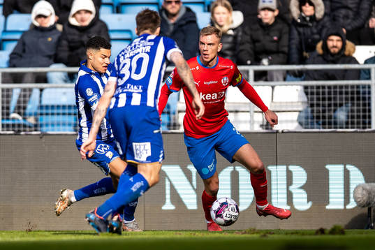 IFK Göteborgs Hosam Aiesh och Helsingborgs Dennis Olsson