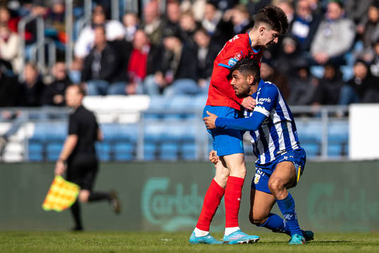 Helsingborgs Armin Gigovic och IFK Göteborgs Hosam Aiesh i