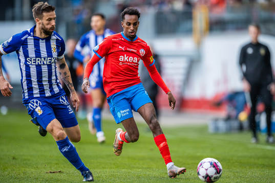 IFK Göteborgs Mattias Bjärsmyr och Helsingborgs Taha Ali