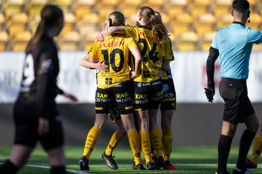 Elfsborgs Matilda Ståhlbom Karlsson (rygg mot kameran)