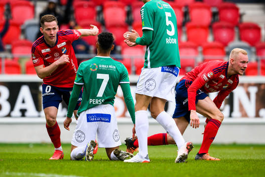 Östers Alex Thor Hauksson och Adam Bergmark Wiberg jublar