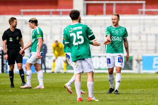 Brages Anton Lundin jublar