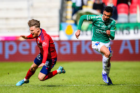 Östers Tatu Varmanen faller