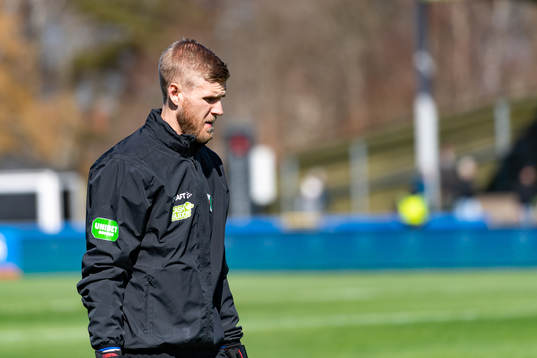Varbergs målvakt Fredrik Andersson före fotbollsmatchen i