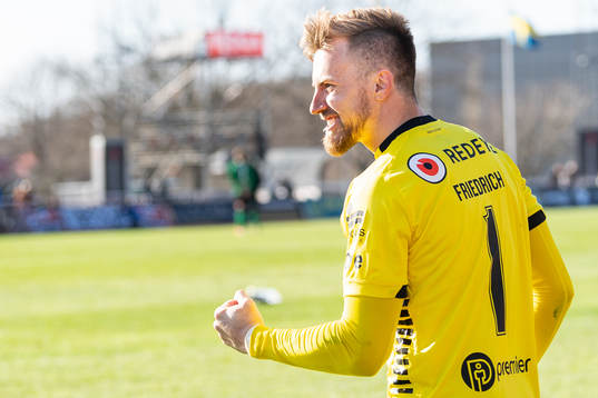 Kalmars målvakt Ricardo Friedrich jublar